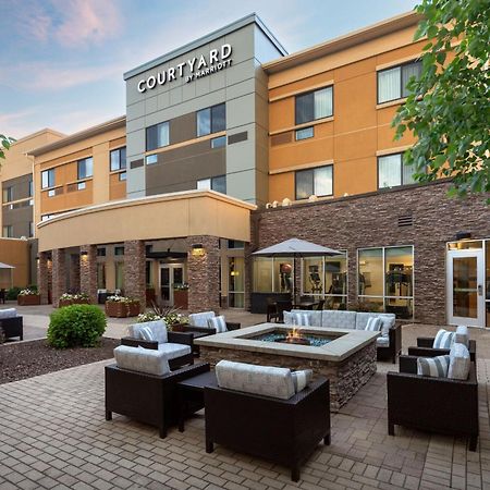 Courtyard Mankato Hotel & Event Center Bagian luar foto