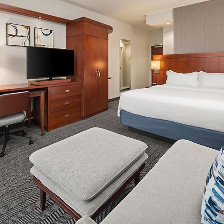 Courtyard Mankato Hotel & Event Center Bagian luar foto