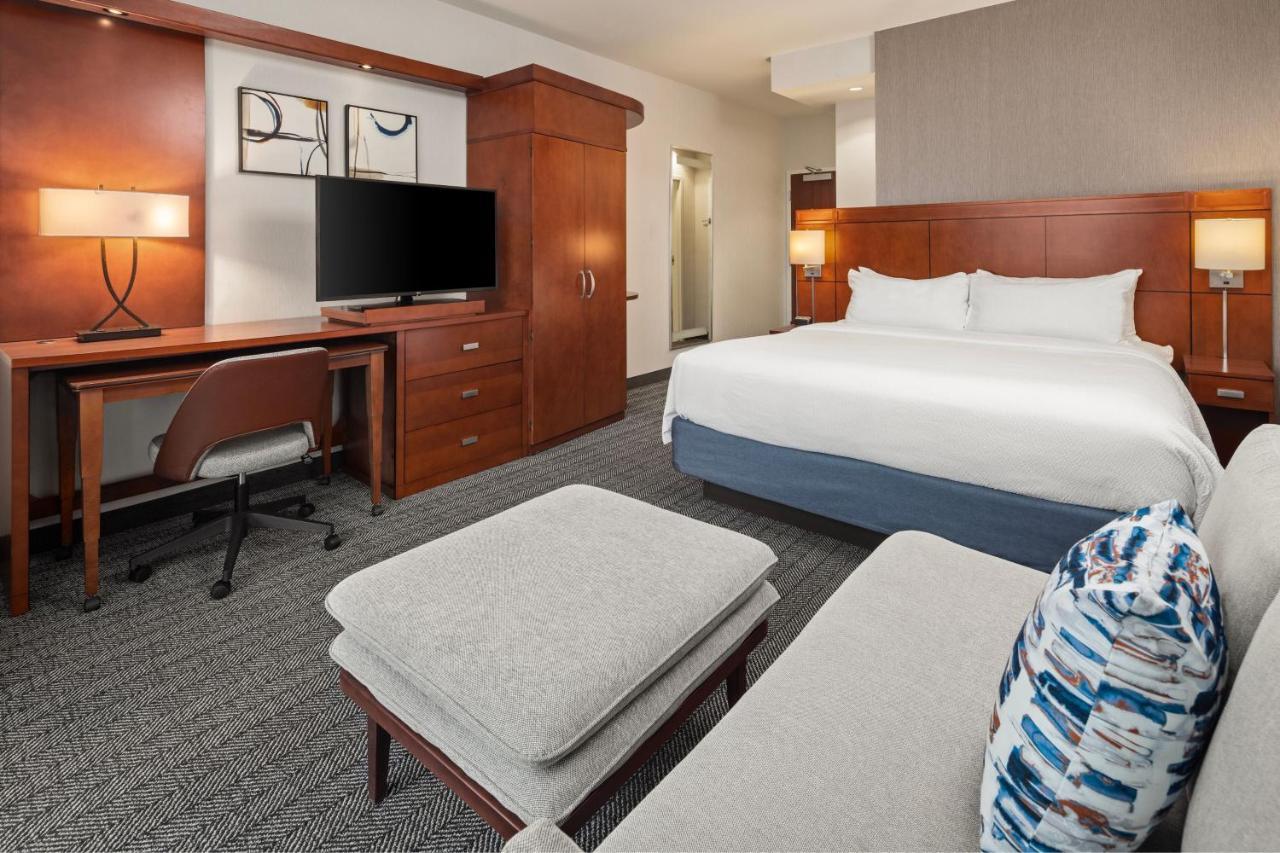 Courtyard Mankato Hotel & Event Center Bagian luar foto