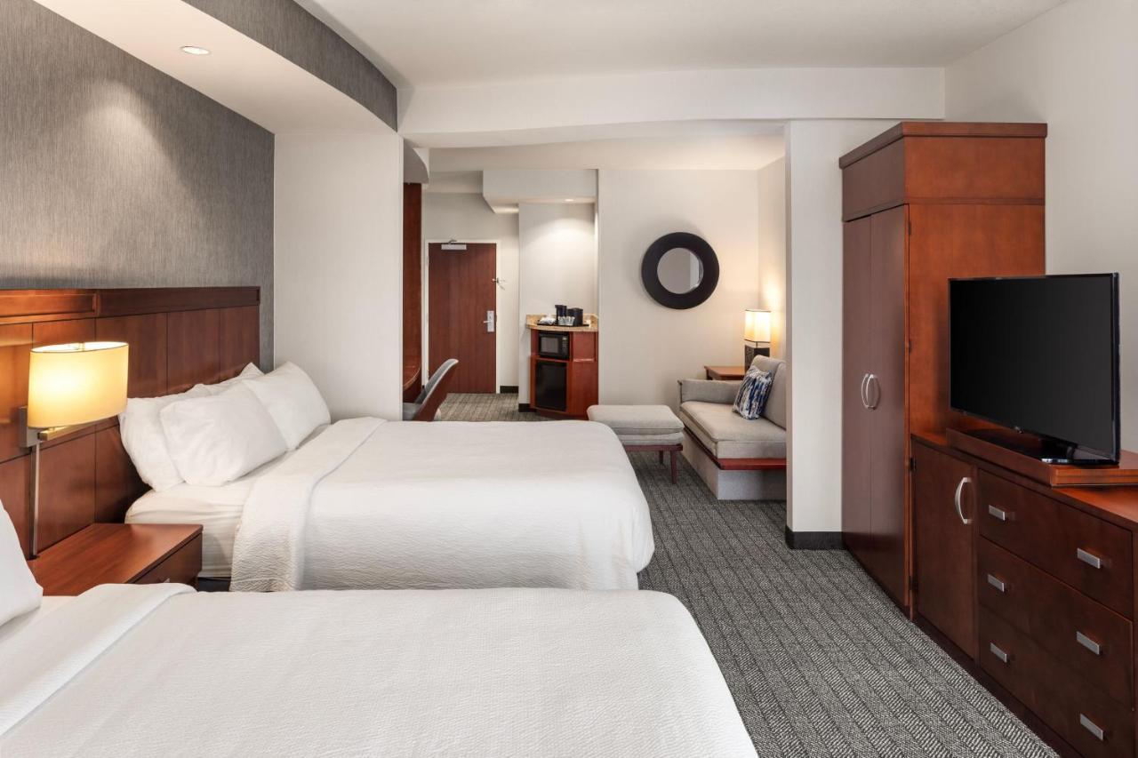 Courtyard Mankato Hotel & Event Center Bagian luar foto