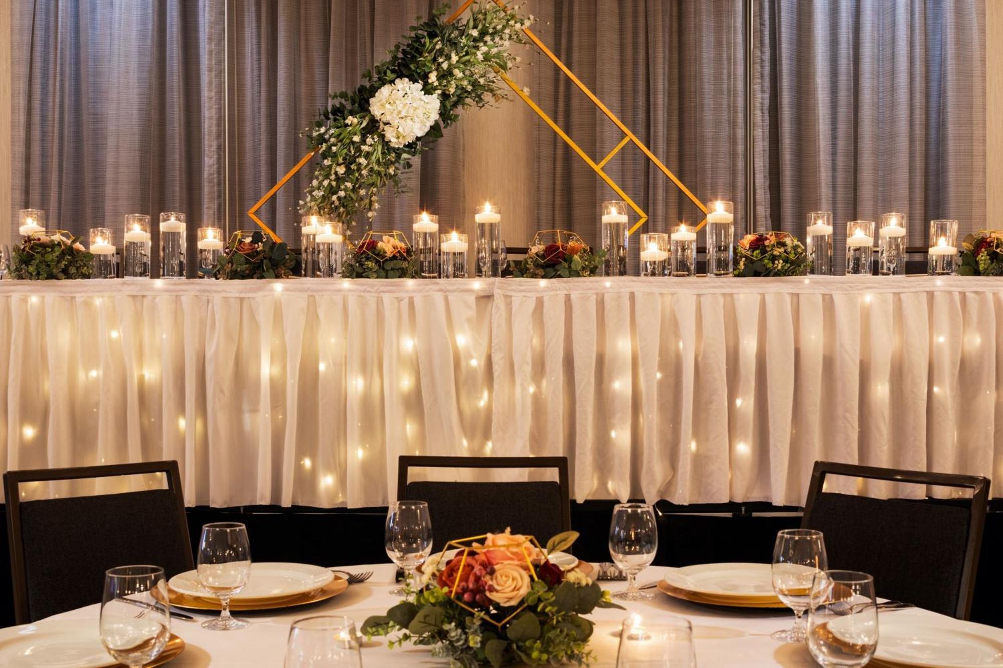 Courtyard Mankato Hotel & Event Center Bagian luar foto